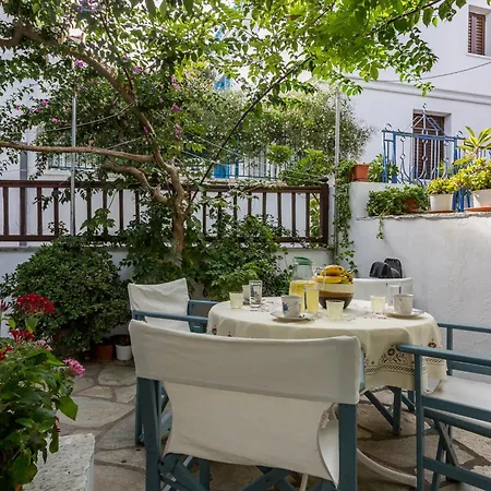 Eleni's Town Apartment