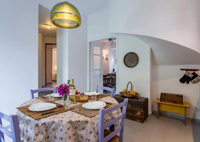 Eleni's Town Szkópelosz